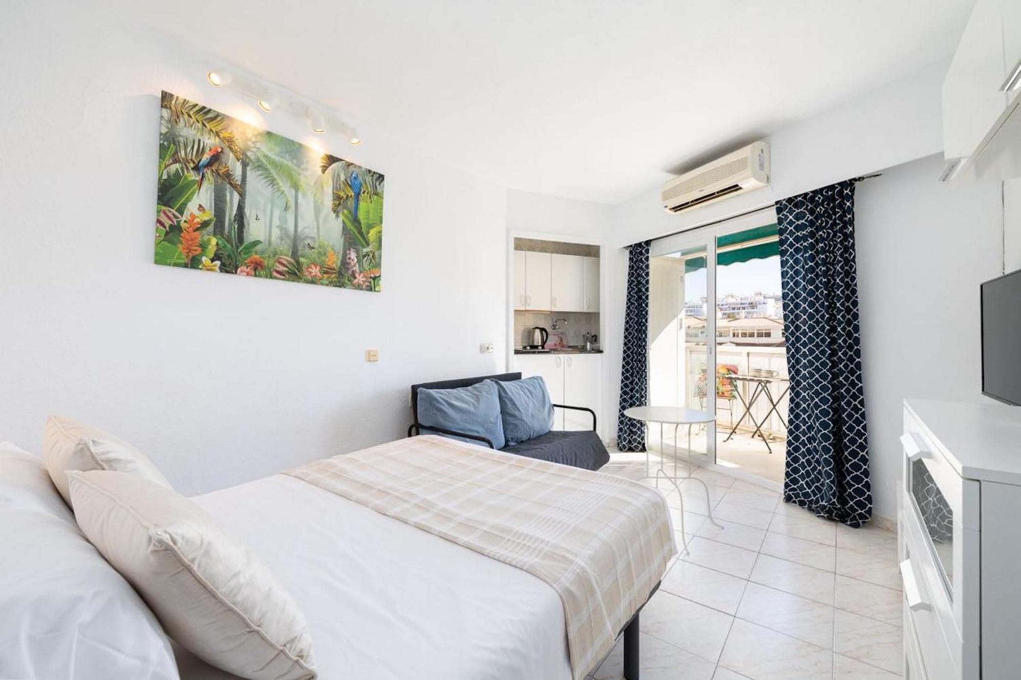 Holidays2benalmadena Mayte Aacc & Terraza Apartment *