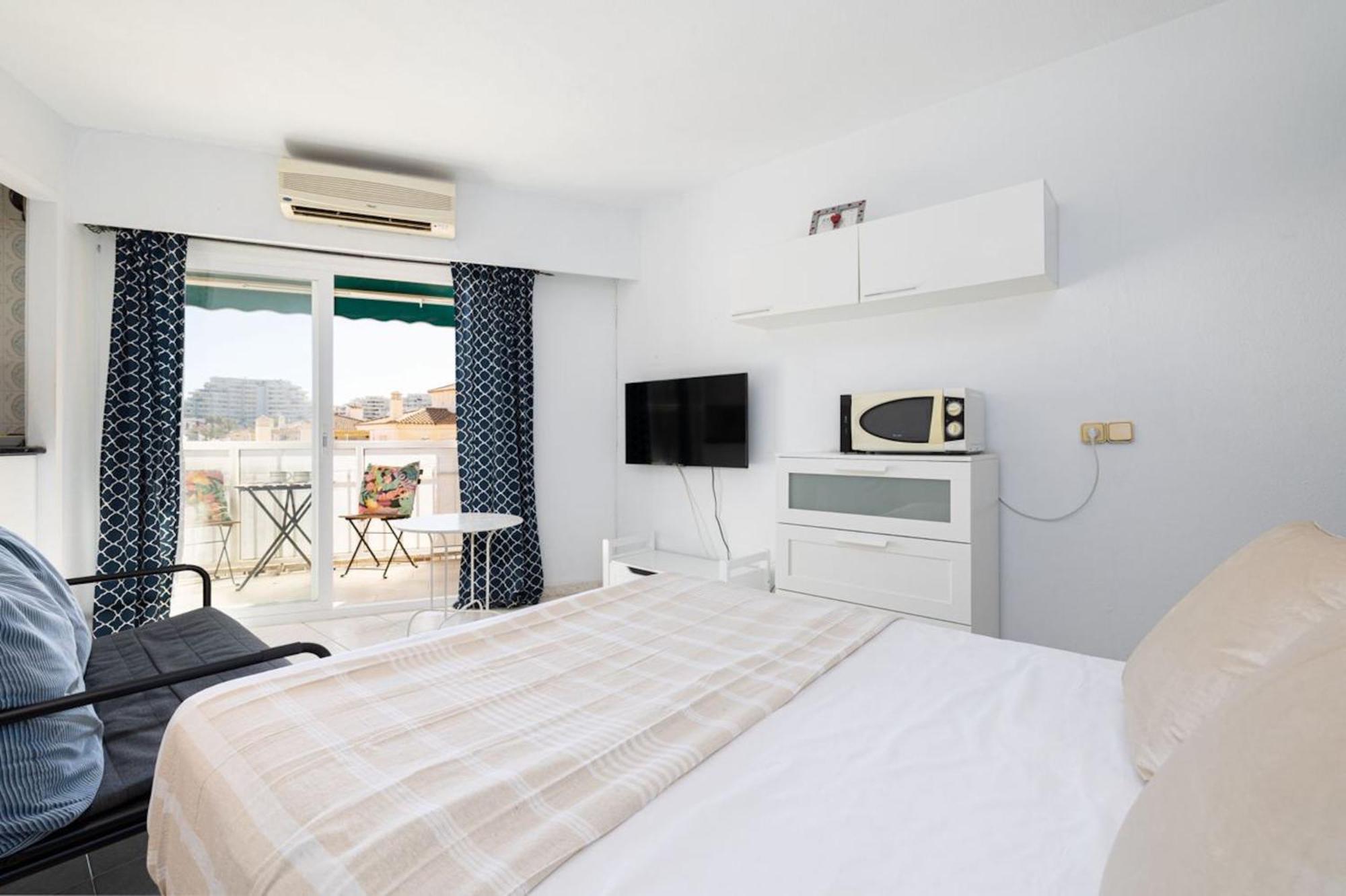 Holidays2benalmadena Mayte Aacc & Terraza Apartment